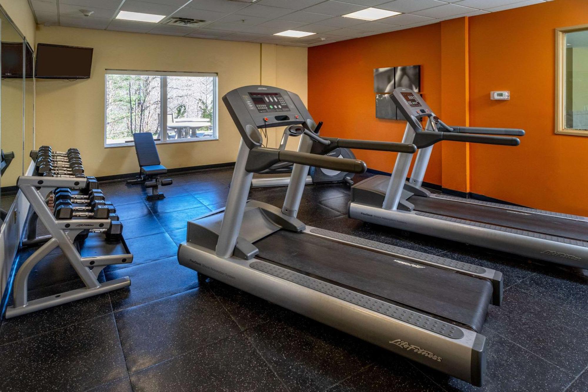 Country Inn & Suites By Radisson, Princeton, Wv Экстерьер фото
