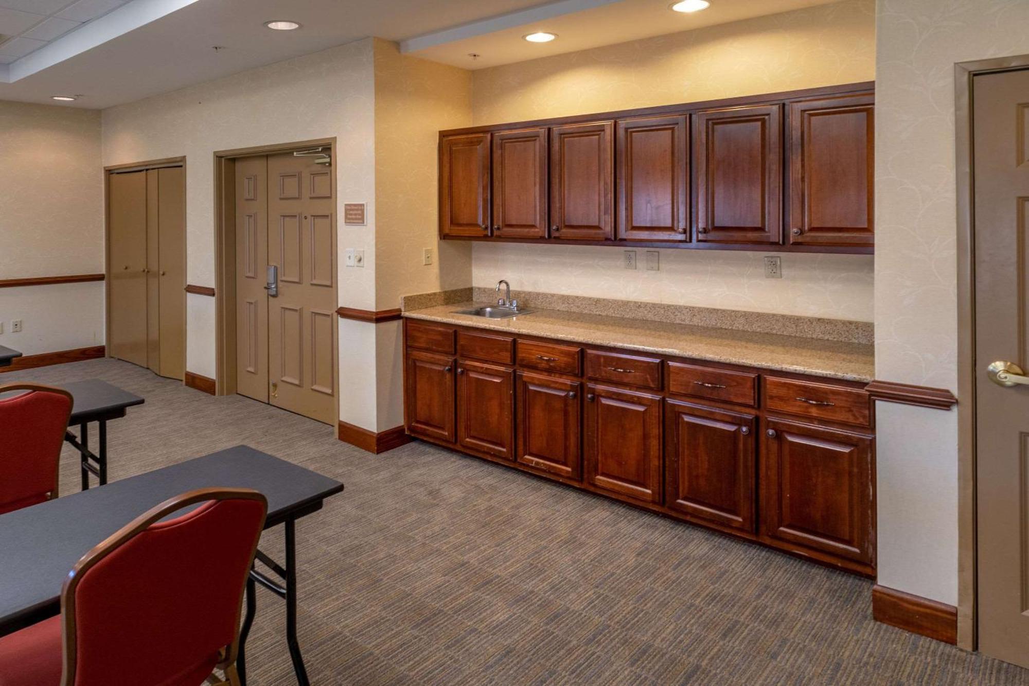 Country Inn & Suites By Radisson, Princeton, Wv Экстерьер фото