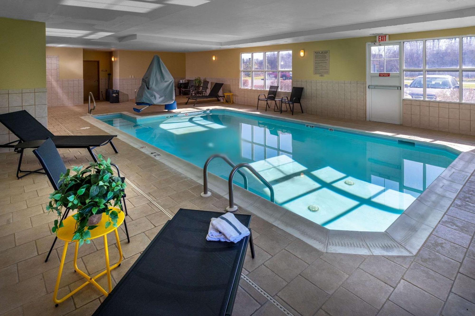 Country Inn & Suites By Radisson, Princeton, Wv Экстерьер фото