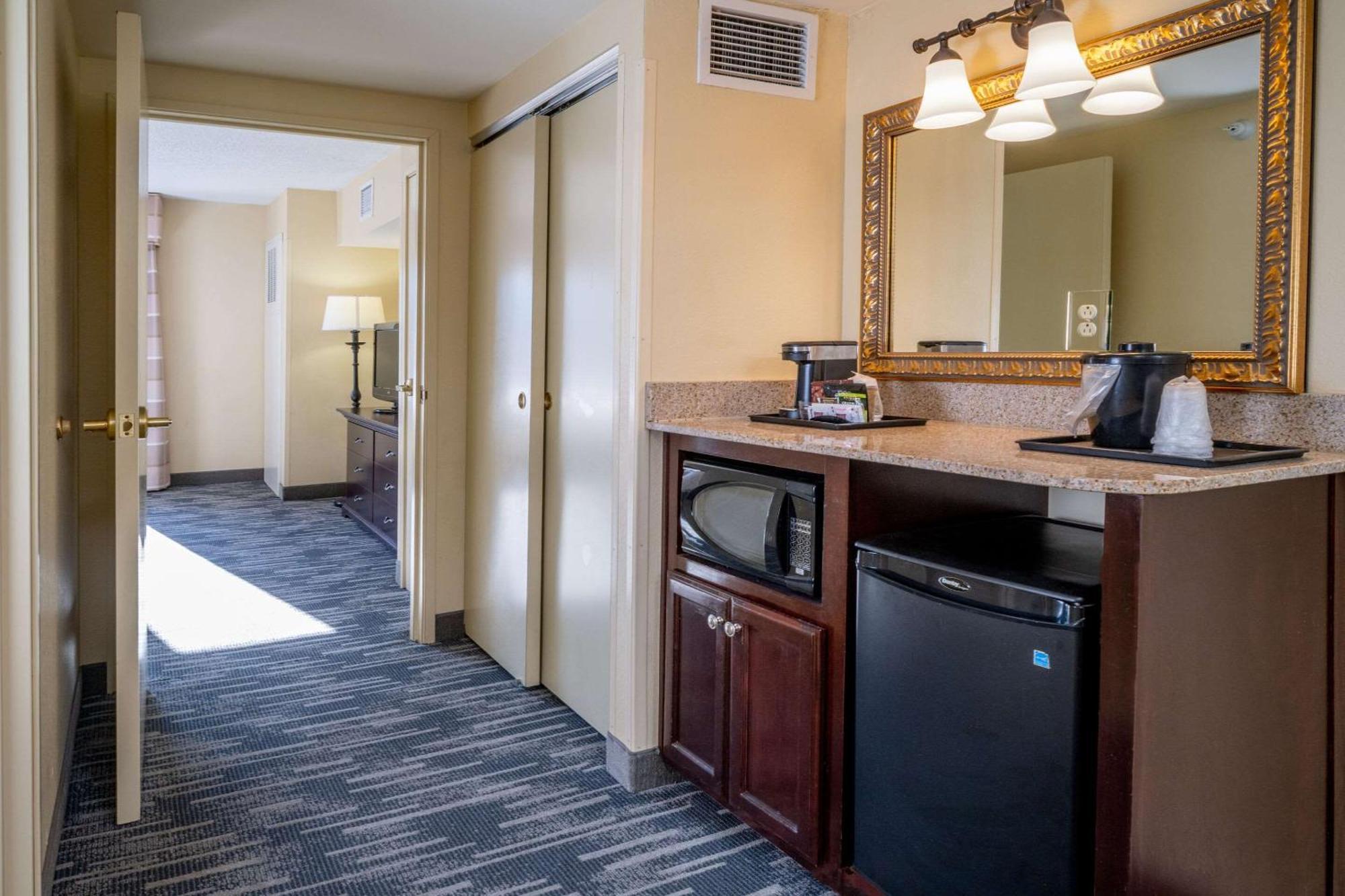 Country Inn & Suites By Radisson, Princeton, Wv Экстерьер фото