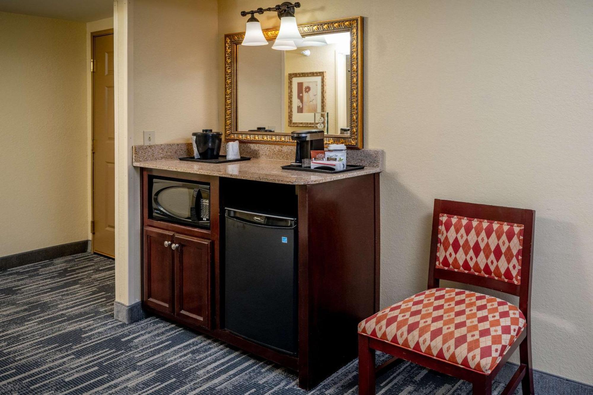 Country Inn & Suites By Radisson, Princeton, Wv Экстерьер фото